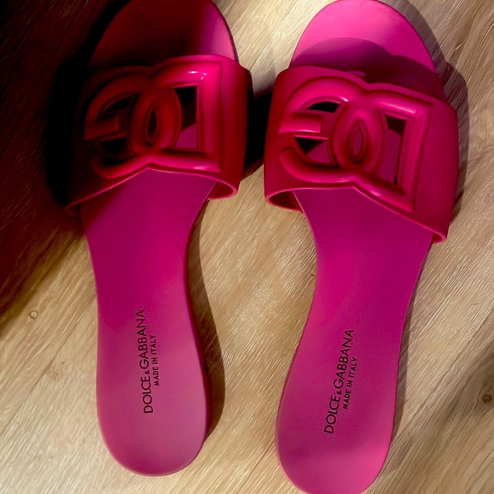 Pink Dolce & Gabbana slides